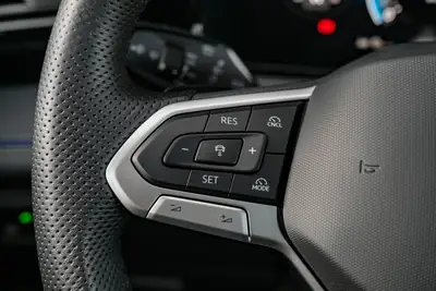 VW Tiguan 2.0 TSI R-Line 4Motion — SUV performant, cuir intégral, toit panoramique — Thumbnail 20