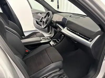 BMW X1 sDrive 18i M Sport 2026 — SUV compact dynamique, très faible kilométrage — Miniature 9