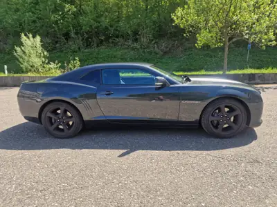 Chevrolet Camaro 6.2 V8 — Muscle car légendaire, 432 ch purs — side view