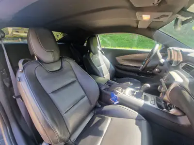 Chevrolet Camaro 6.2 V8 — Muscle car légendaire, 432 ch purs — dashboard