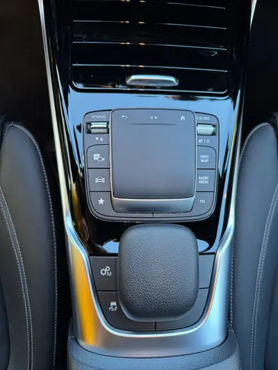 Mercedes-Benz A 35 AMG 4matic — Sportive compacte 306 ch, 4 roues motrices — Thumbnail 8