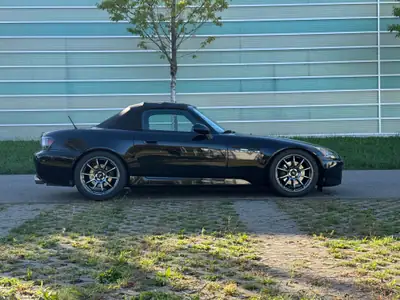 Honda S2000 2.0 16V — Roadster sportif légendaire, 240 ch purs — Heckansicht