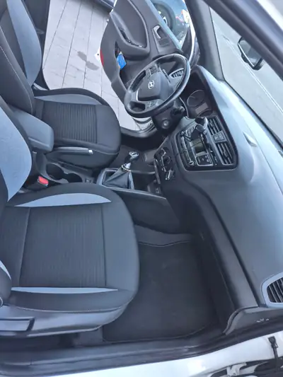 Hyundai i20 1.0 T-GDi Amplia — Citadine économe et fiable, 83'000 km — Miniatur 9
