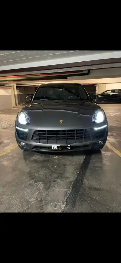 Porsche Macan 2.0 PDK — SUV premium 252 ch, entretien Porsche, sans sinistre — exterior view