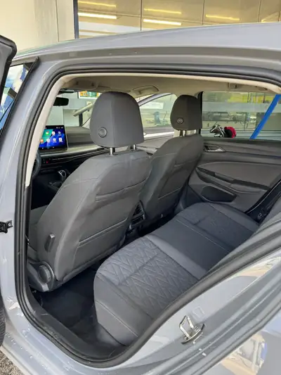VW Golf VIII 1.5 TSI Life — Compacte fiable avec garantie constructeur jusqu'en 2028 — dashboard