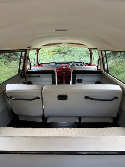 VW T2 Deluxe 1969 — Légendaire bus californien, véhicule d'époque homologué — Miniatur 15