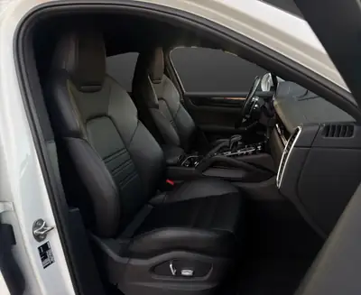 Porsche Cayenne Coupé 3.0 V6 — Design sportif, moteur 340 ch, 75'000 km seulement — Thumbnail 9