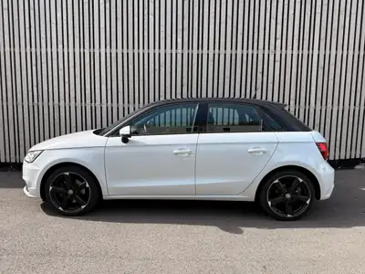 Audi A1 1.4 TFSI Sportback S-Tronic — Compacte dynamique, toit ouvrant et faible kilométrage — arrière