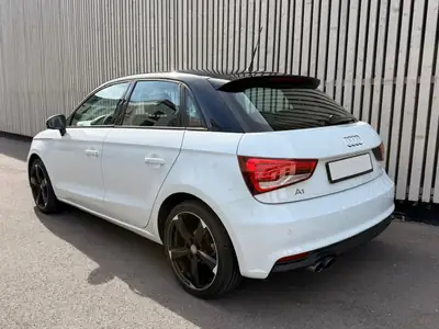 Audi A1 1.4 TFSI Sportback S-Tronic — Compacte dynamique, toit ouvrant et faible kilométrage — intérieur