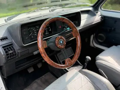VW Caddy 1.8 GTI Pick-up 1989 — Utilitaire sportif rétro, fraîchement révisé — Miniature 7
