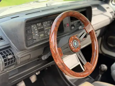 VW Caddy 1.8 GTI Pick-up 1989 — Utilitaire sportif rétro, fraîchement révisé — Miniature 9