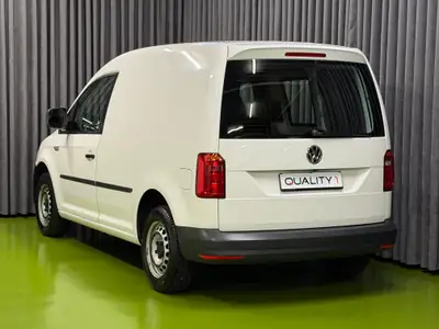 VW Caddy 2.0 TDI 102 — Utilitaire compact diesel, équipé et fiable — interior