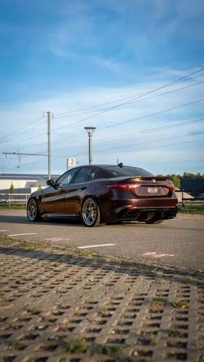 Alfa Romeo Giulia 2.9 V6 Biturbo Quadrifoglio — 510 ch, sportive italienne d'exception — intérieur