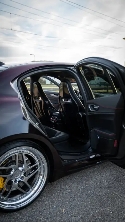 Alfa Romeo Giulia 2.9 V6 Biturbo Quadrifoglio — 510 ch, sportive italienne d'exception — Miniature 10