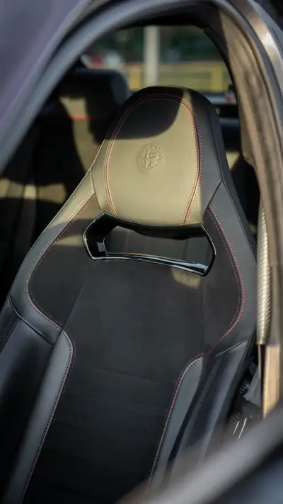 Alfa Romeo Giulia 2.9 V6 Biturbo Quadrifoglio — 510 ch, sportive italienne d'exception — Miniature 18