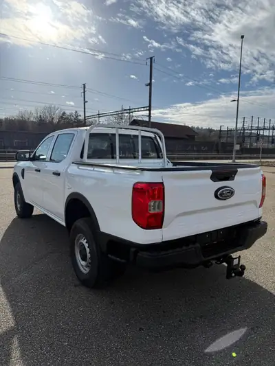 Ford Ranger 2.0 EcoBlue 4x4 XLT — Pick-up robuste, très faible kilométrage — vista posteriore