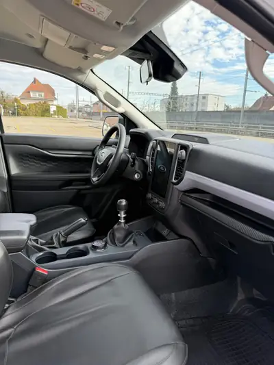 Ford Ranger 2.0 EcoBlue 4x4 XLT — Pick-up robuste, très faible kilométrage — dettaglio