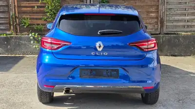 Renault Clio 1.3 TCe Intens EDC — Citadine dynamique, boîte auto et faible consommation — dashboard