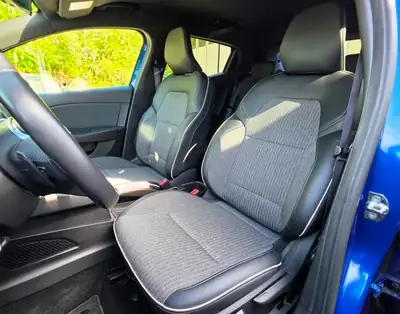 Renault Clio 1.3 TCe Intens EDC — Citadine dynamique, boîte auto et faible consommation — Thumbnail 10