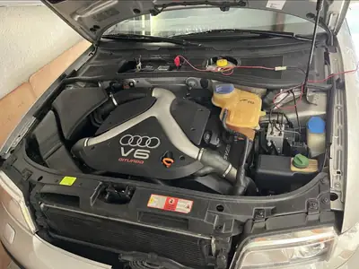 Audi S4 2.7 V6 Biturbo Quattro — Break sportif des années 90, 86'000 km seulement — fianco