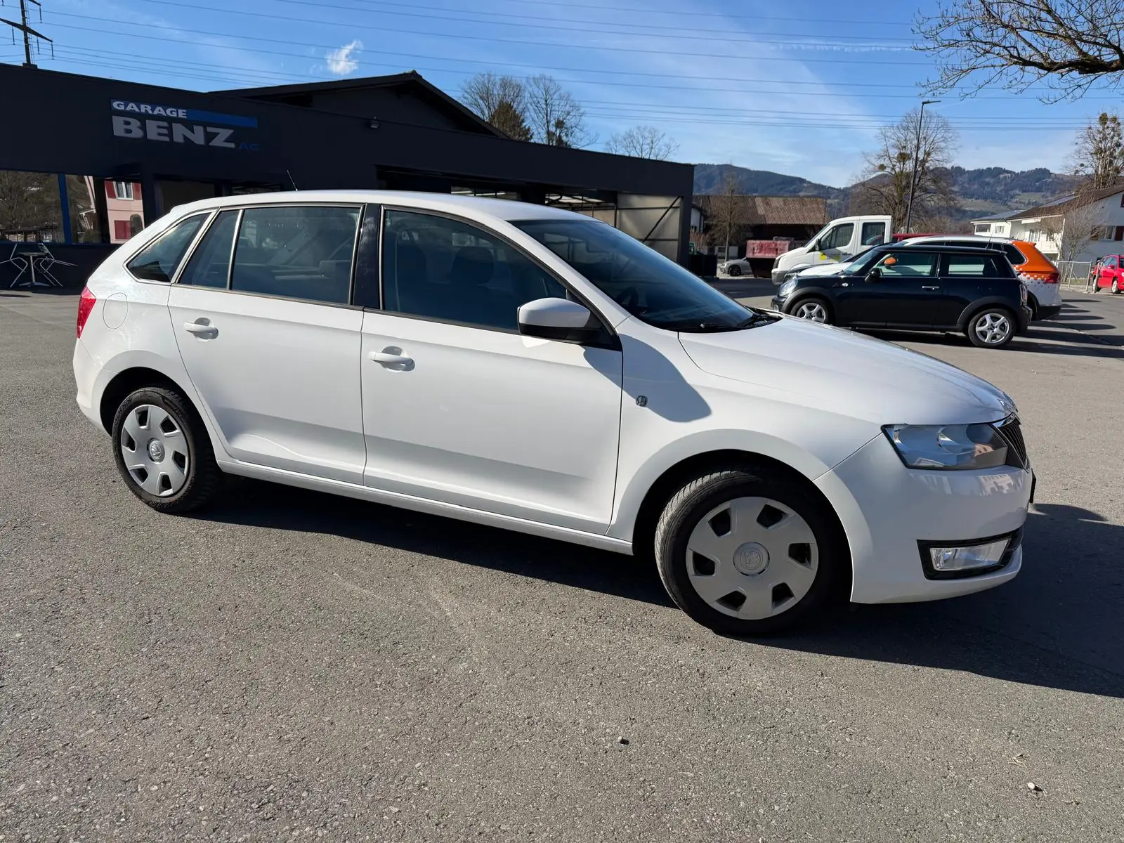 Skoda Rapid 1.2 TSI Active — Break pratique, consommation maîtrisée, sans sinistre
