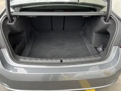 BMW 320d xDrive 2023 — Berline diesel hybride légère, 59'650 km seulement — Thumbnail 9