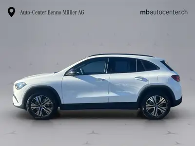 Mercedes-Benz GLA 250 e — Hybride rechargeable, 20 km au compteur — côté