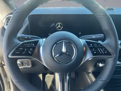 Mercedes-Benz GLA 250 e — Hybride rechargeable, 20 km au compteur — Miniature 12