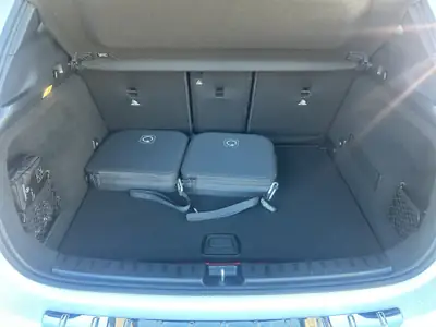 Mercedes-Benz GLA 250 e — Hybride rechargeable, 20 km au compteur — Miniature 18
