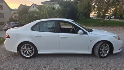 SAAB 9-3 1.9 TTiD 180 Vector — Berline diesel robuste, faible consommation — Heckansicht