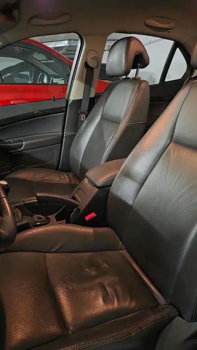 SAAB 9-3 1.9 TTiD 180 Vector — Berline diesel robuste, faible consommation — Detail
