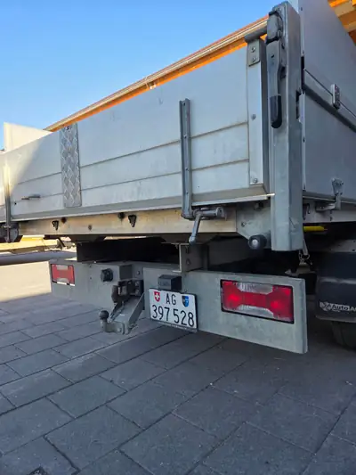 IVECO Daily 2.3 HPI 136 — Châssis-cabine robuste, 114 000 km, sans sinistre — Innenraum