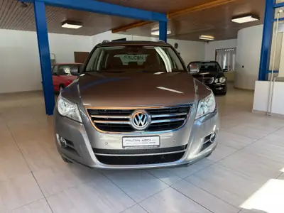 VW Tiguan 2.0 TSI Track&Field — SUV polyvalent, 200 ch, transmission Tiptronic — vista posteriore