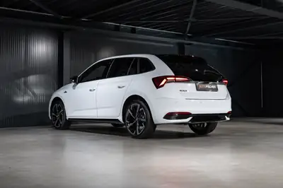 Skoda Scala 1.5 TSI Monte Carlo — Berline polyvalente avec toit panoramique et garantie constructeur 5 ans — Miniature 9