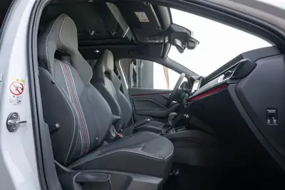 Skoda Scala 1.5 TSI Monte Carlo — Berline polyvalente avec toit panoramique et garantie constructeur 5 ans — Miniature 11
