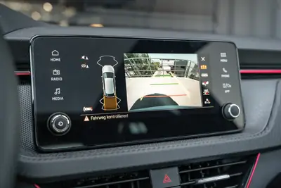 Skoda Scala 1.5 TSI Monte Carlo — Berline polyvalente avec toit panoramique et garantie constructeur 5 ans — Miniature 19