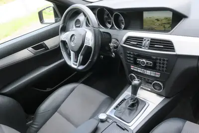 Mercedes-Benz C250T CDI 4Matic — Break diesel performant, entretien impeccable — rear view