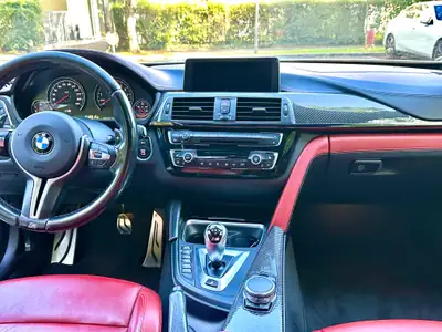 BMW M4 Coupé 431 ch — Sportive haute performance, historique sans sinistre — arrière