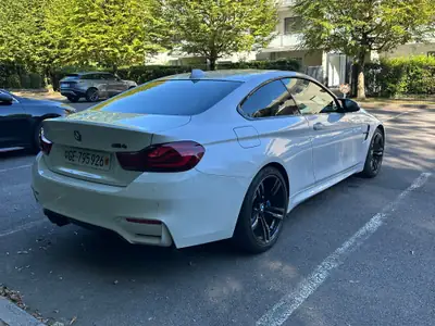 BMW M4 Coupé 431 ch — Sportive haute performance, historique sans sinistre — côté