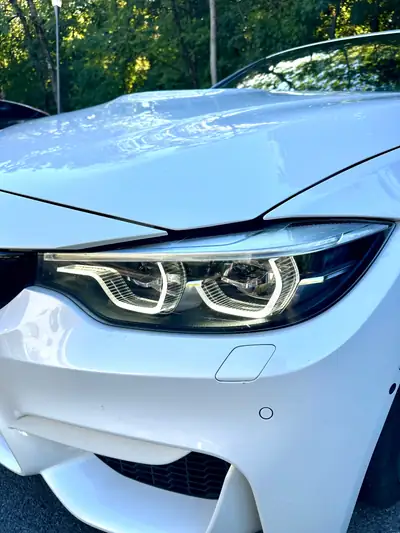 BMW M4 Coupé 431 ch — Sportive haute performance, historique sans sinistre — tableau de bord