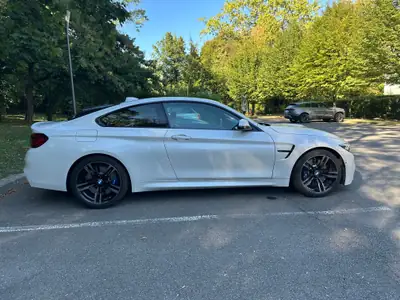 BMW M4 Coupé 431 ch — Sportive haute performance, historique sans sinistre — Miniature 10