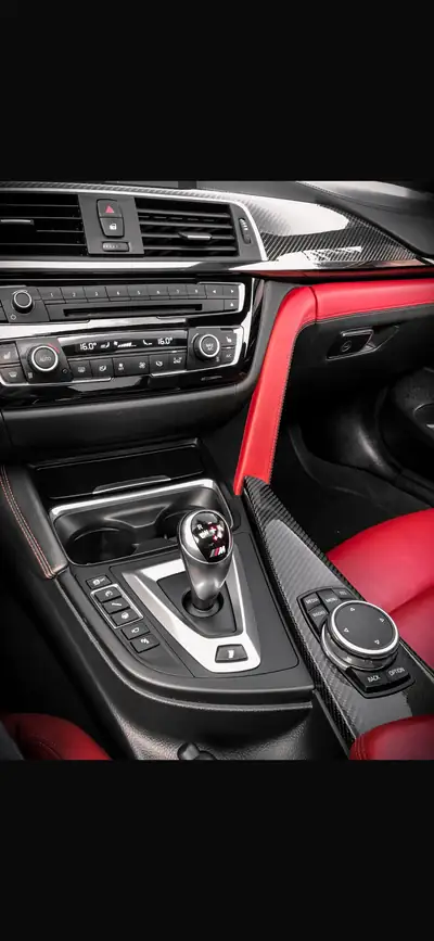 BMW M4 Coupé 431 ch — Sportive haute performance, historique sans sinistre — Miniature 17