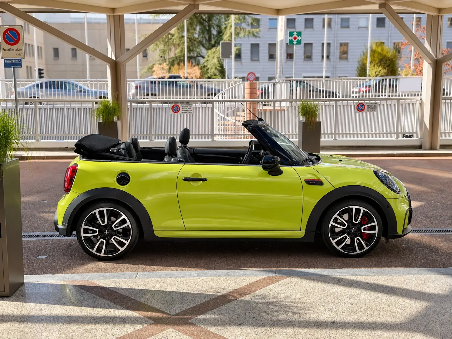 MINI Cabrio 2023 occasion Meyrin — 3