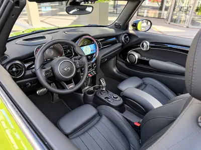 MINI Cabrio 2.0i John Cooper Works — Cabriolet sportif 231 ch, très peu kilométré — Miniatura 8
