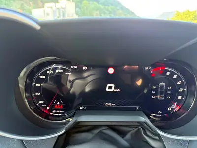 Alfa Romeo Giulia 2.9 V6 Biturbo Quadrifoglio — 519 ch, élégance italienne au vert — détail