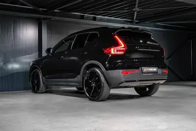 Volvo XC40 B3 Mild Hybrid — SUV compact urbain, motorisation écologique et confort nordique — Miniatur 8