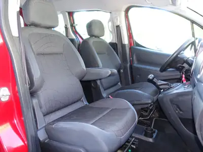 Peugeot Partner 1.6 Trendy — Monospace pratique, sans accident, entretien maîtrisé — Miniature 10