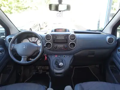 Peugeot Partner 1.6 Trendy — Monospace pratique, sans accident, entretien maîtrisé — Miniature 11