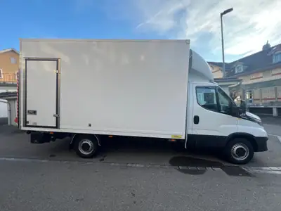 IVECO Daily 2023 — Utilitaire robuste, moteur 175 ch, faible kilométrage — Seitenansicht