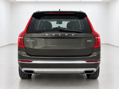 Volvo XC90 2.0 B5 MH Inscription 7 places — SUV hybride diesel, 122'000 km — vista posteriore